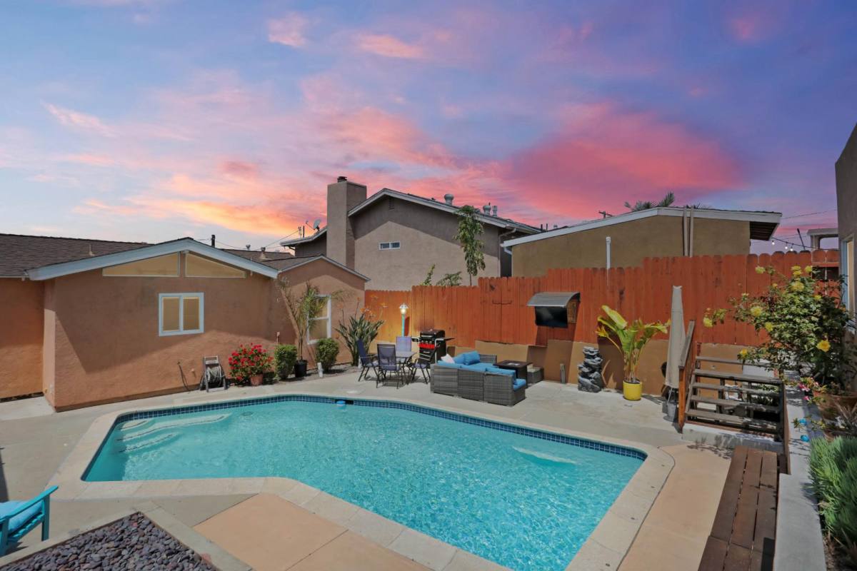 House for rent at 5122 Ellsworth St, San Diego, CA 92110