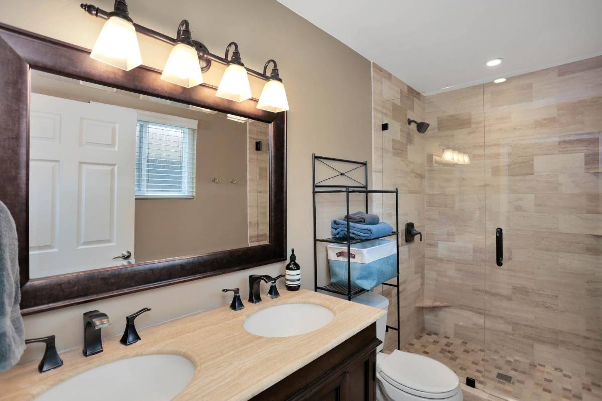Condo for rent at 5915 Lauretta St #2, San Diego, CA 92110