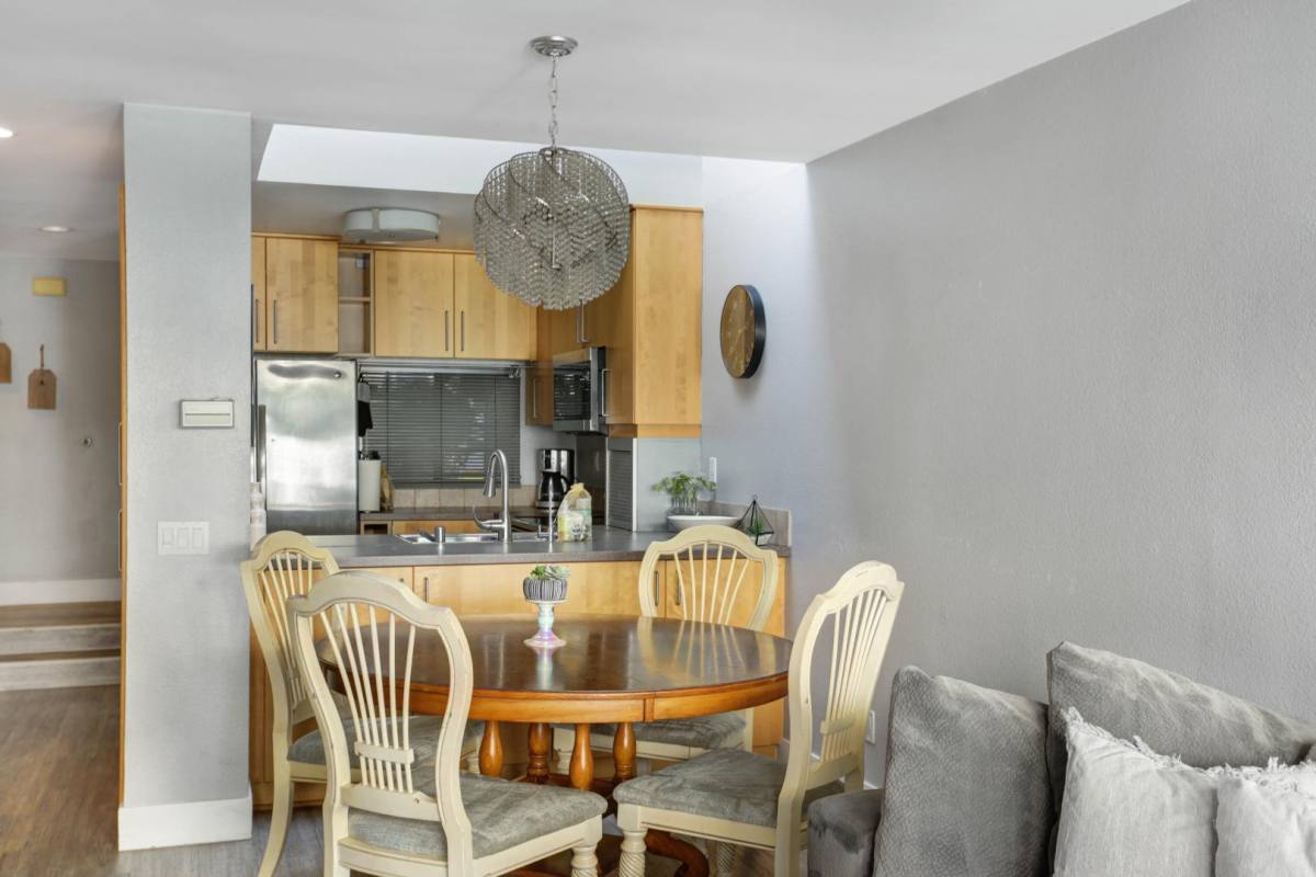 Townhouse for rent at 3054 Rue Dorleans #124, San Diego, CA 92110