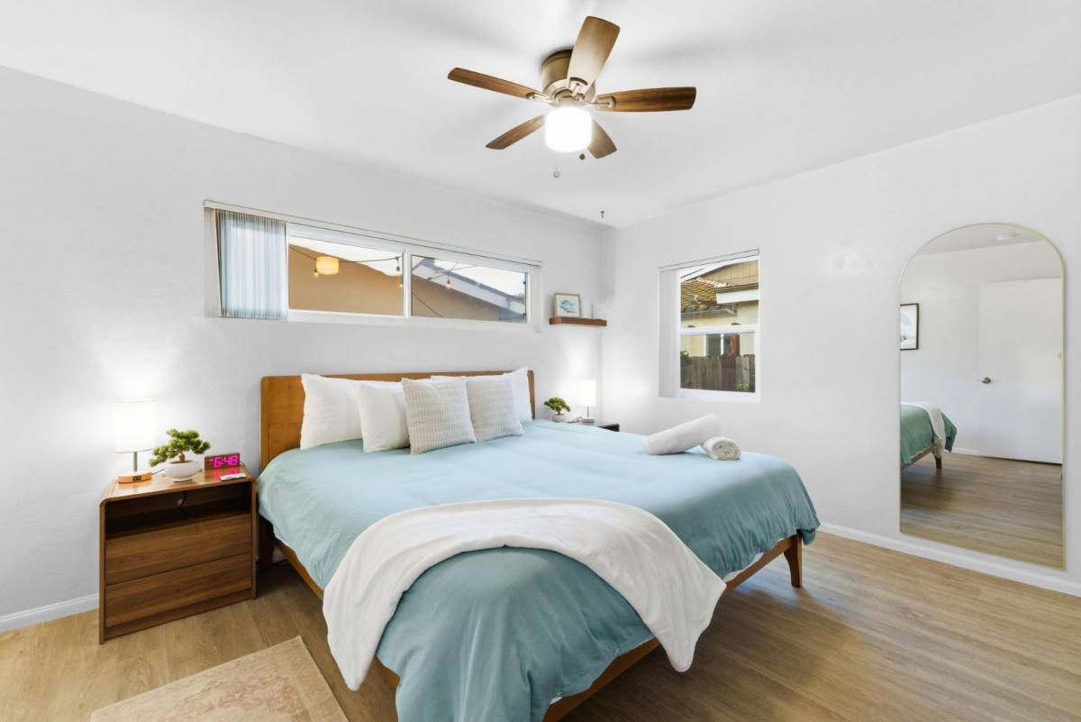 Condo for rent at 1818 Diamond St, San Diego, CA 92109