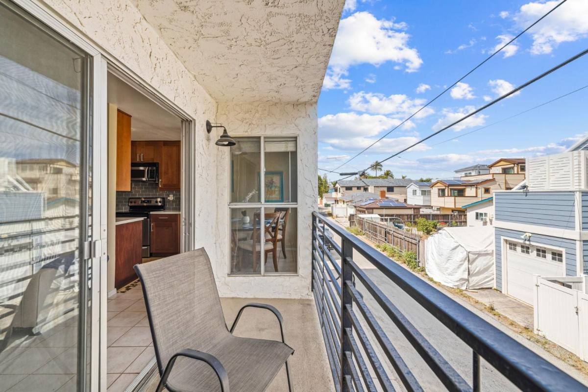 Condo for rent at 4011 Lamont St, San Diego, CA 92109
