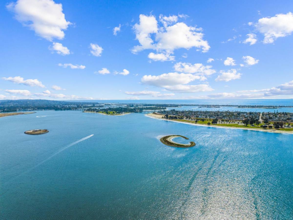 Condo for rent at 4011 Lamont St, San Diego, CA 92109