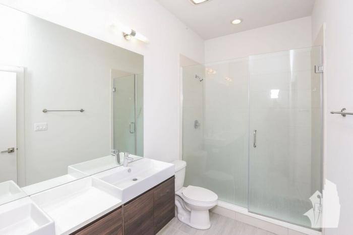 Apartment for rent at 858 N Franklin St, Chicago, IL 60610