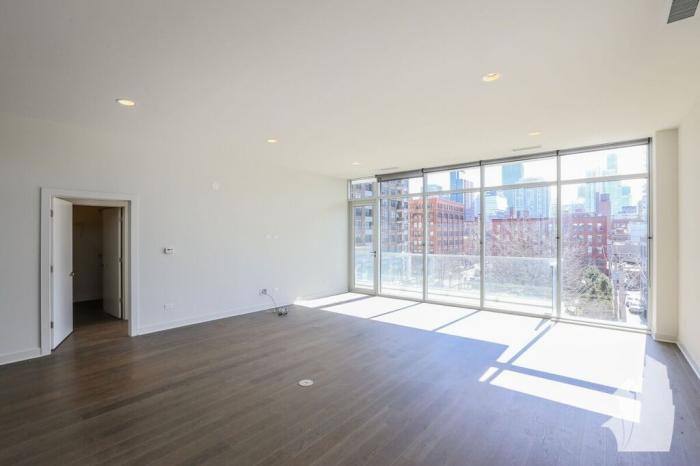 Apartment for rent at 858 N Franklin St, Chicago, IL 60610