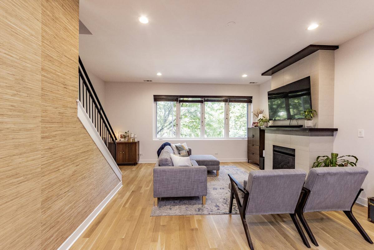 Condo for rent at 1916 N Kedzie Ave #2F, Chicago, IL 60647
