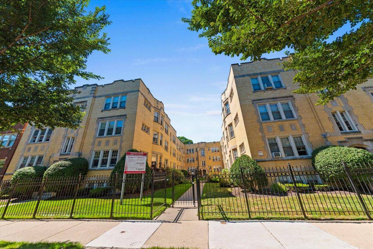 Apartment for rent at 5054 N Wolcott Ave, Chicago, IL 60640