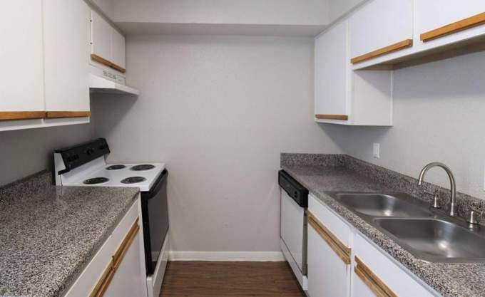 Apartment for rent at 6041 Winsome Lane, Houston, TX 77057