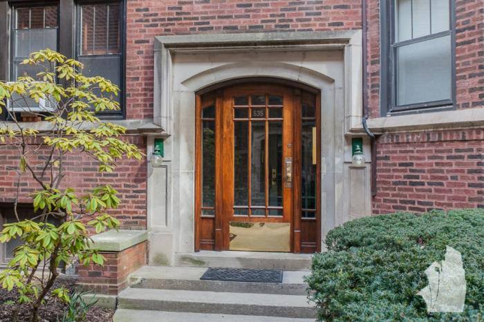Apartment for rent at 535 W Brompton #3N, Chicago, IL 60657