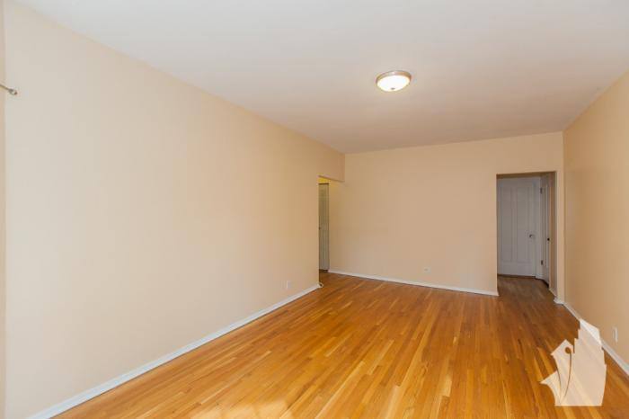 Apartment for rent at 535 W Brompton #3N, Chicago, IL 60657