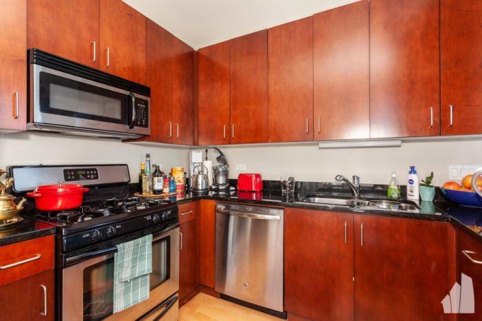 Condo for rent at 611 S Wells St #1504, Chicago, IL 60607