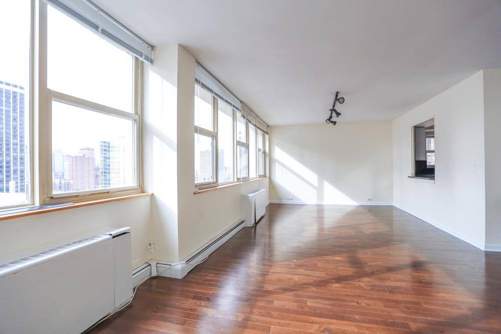Condo for rent at 40 E Cedar St #22W, Chicago, IL 60611