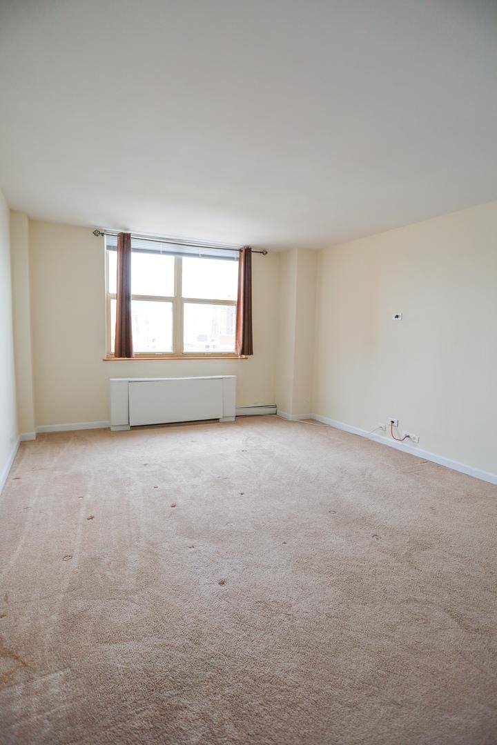 Condo for rent at 40 E Cedar St #22W, Chicago, IL 60611