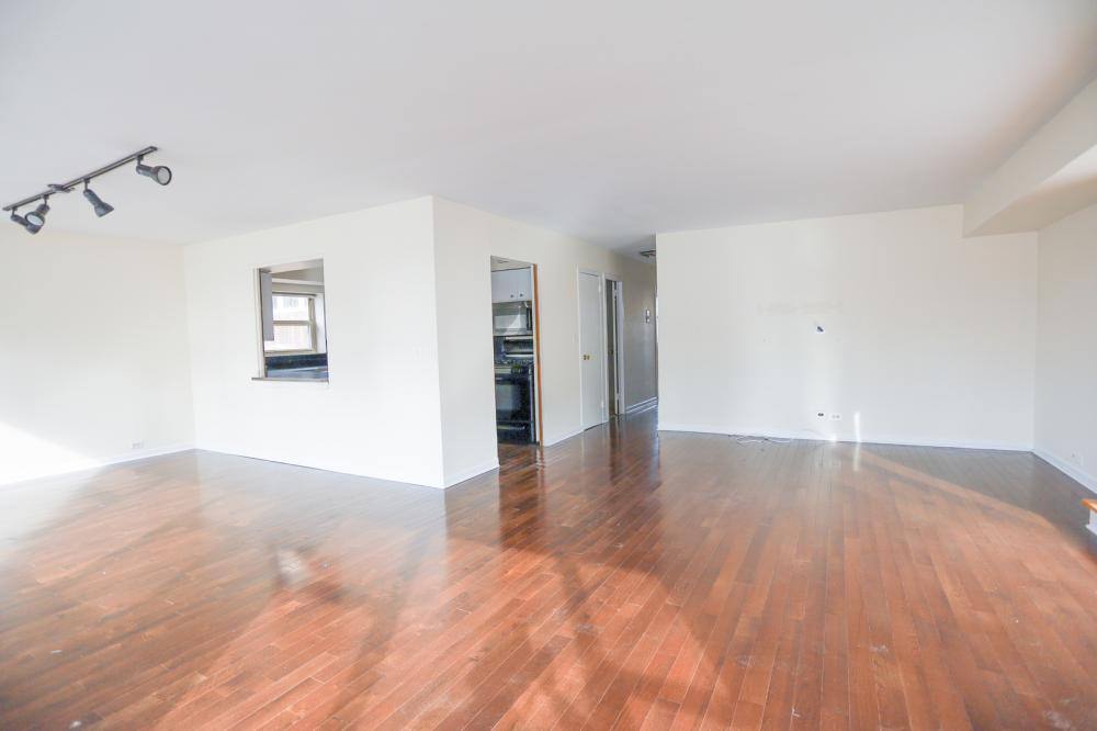 Condo for rent at 40 E Cedar St #22W, Chicago, IL 60611
