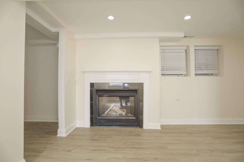 House for rent at 2512 N Southport Ave #1R, Chicago, IL 60614