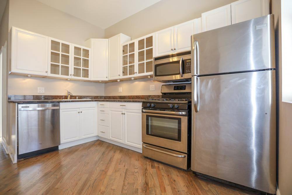 House for rent at 2512 N Southport Ave #1R, Chicago, IL 60614
