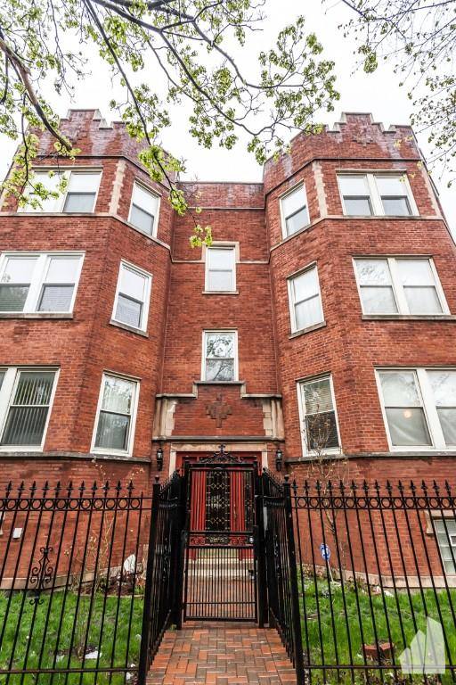 Apartment for rent at 2720 N Sawyer Ave #3A, Chicago, IL 60647