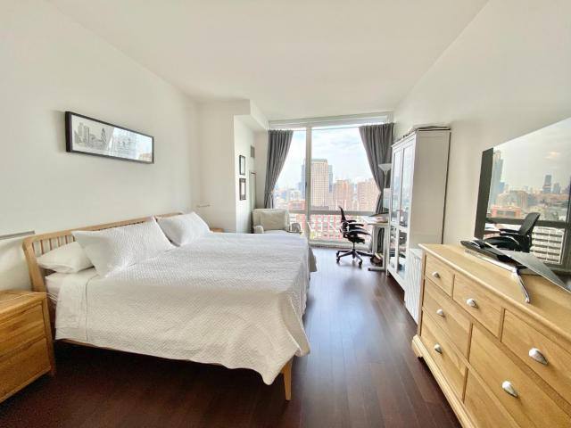 Apartment for rent at 200 N End Ave #32C, New York, NY 10282