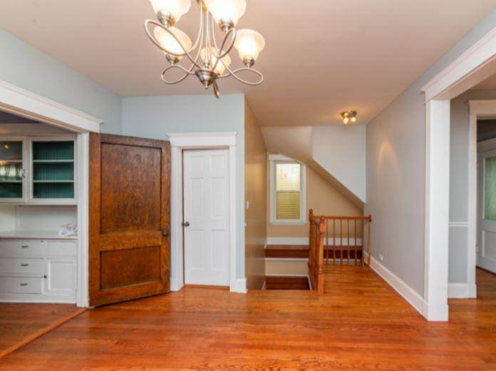 Apartment for rent at 1505 W Wellington Ave #1, Chicago, IL 60657