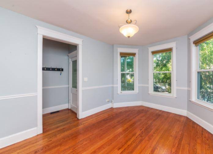 Apartment for rent at 1505 W Wellington Ave #1, Chicago, IL 60657