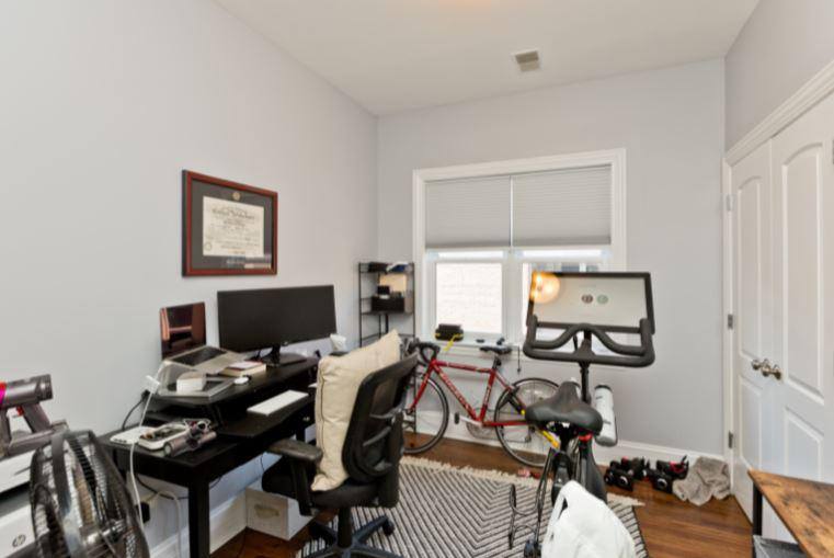 Condo for rent at 930 W Dakin #4W, Chicago, IL 60613