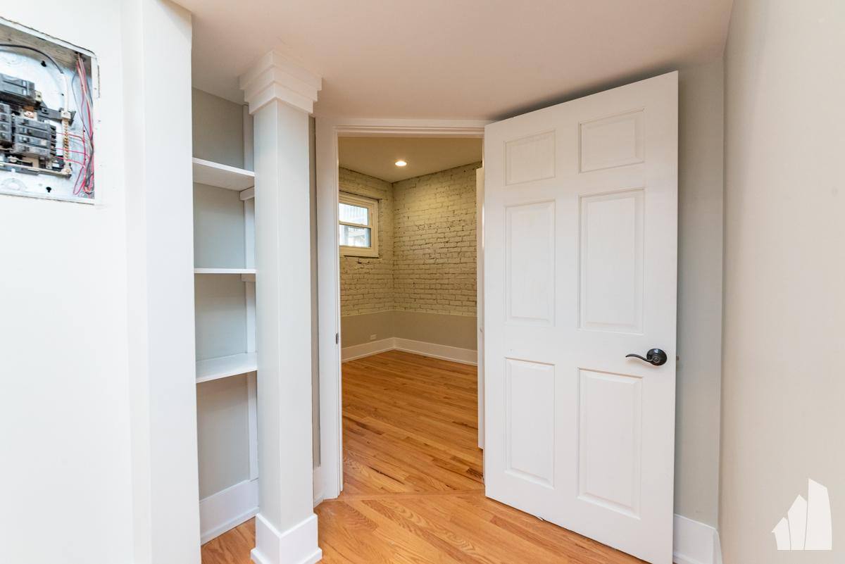 Apartment for rent at 1122 W Addison St #G, Chicago, IL 60613