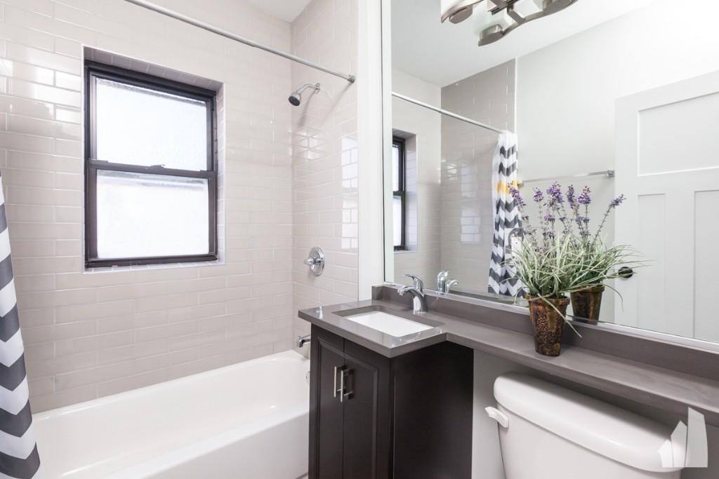 Apartment for rent at 701 W Brompton #54, Chicago, IL 60657