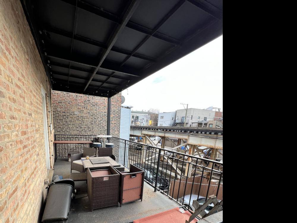 Condo for rent at 3750 N Wilton Ave #4, Chicago, IL 60613