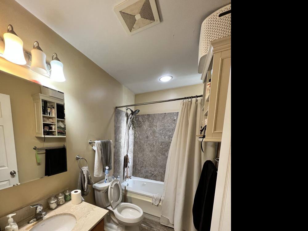 Condo for rent at 3750 N Wilton Ave #4, Chicago, IL 60613