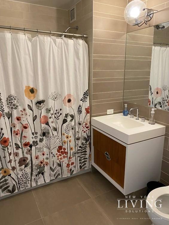 Apartment for rent at 550 W 45th St #2502, New York, NY 10036