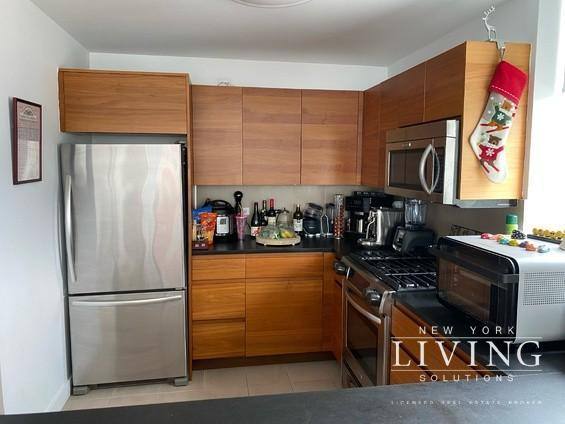 Apartment for rent at 550 W 45th St #2502, New York, NY 10036