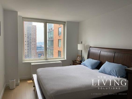 Apartment for rent at 550 W 45th St #2502, New York, NY 10036