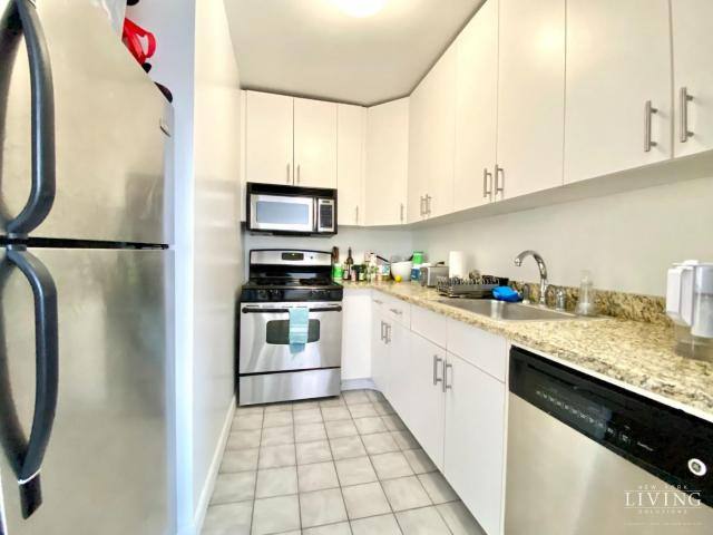 Apartment for rent at 105 Duane St #15H, New York, NY 10007