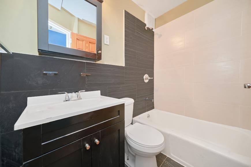 Apartment for rent at 432 E 88th St #404, New York, NY 10128