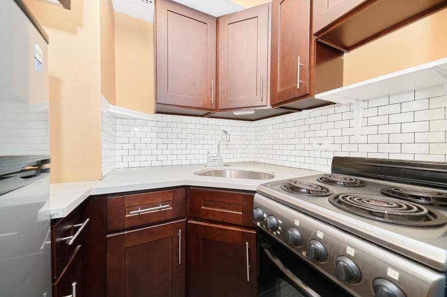 Apartment for rent at 432 E 88th St #404, New York, NY 10128