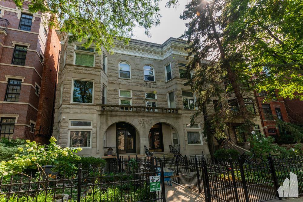 Apartment for rent at 649 W Wrightwood Ave #2F, Chicago, IL 60614