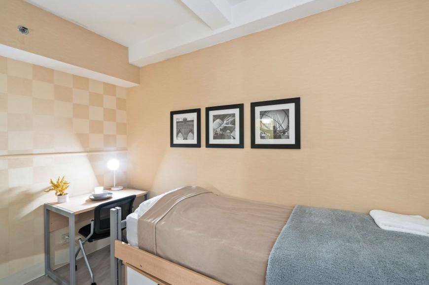 Apartment for rent at 525 Lexington Ave, New York, NY 10022