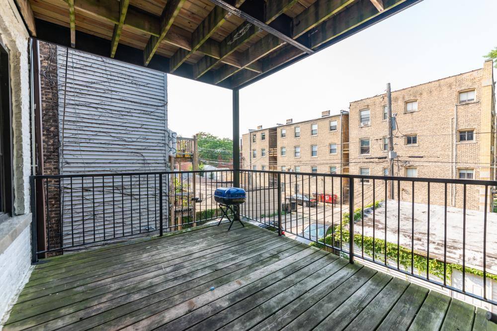 Apartment for rent at 2032 W Birchwood Ave #2, Chicago, IL 60645