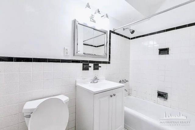 Apartment for rent at 330 E 46th St #12V, New York, NY 10017