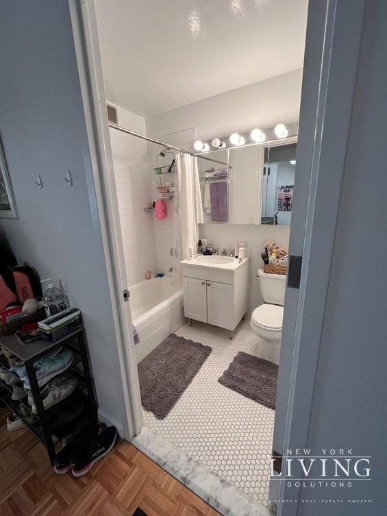 Apartment for rent at 455 W 37th St #615, New York, NY 10018