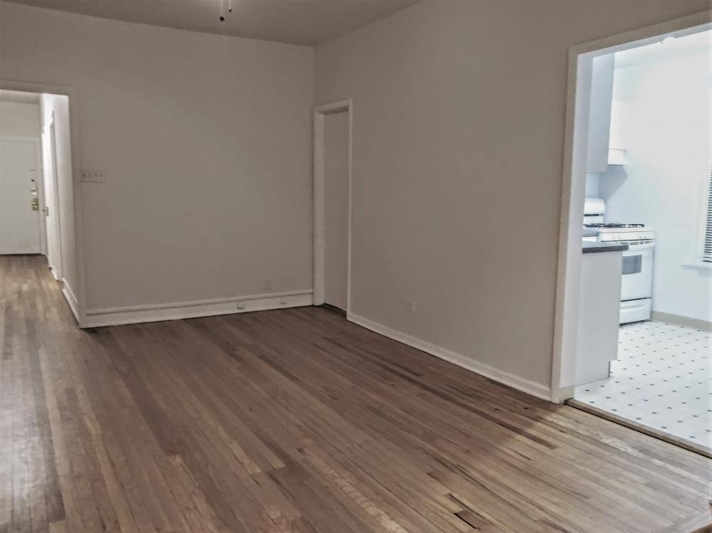 Apartment for rent at 707 W Cornelia Ave #3R, Chicago, IL 60657