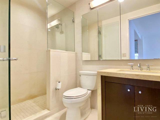 Apartment for rent at 300 N End Ave #9B, New York, NY 10280