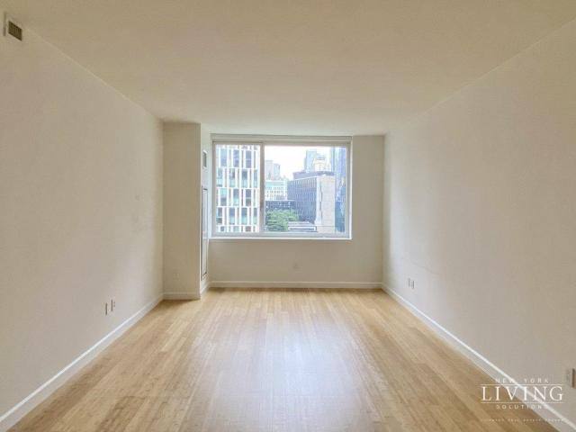 Apartment for rent at 300 N End Ave #9B, New York, NY 10280