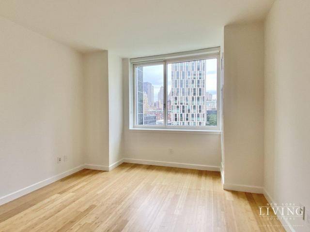 Apartment for rent at 300 N End Ave #9B, New York, NY 10280
