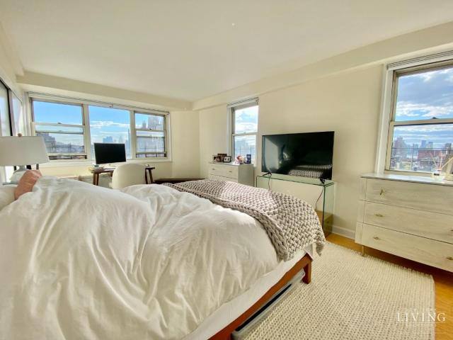 Apartment for rent at 15 Charles St #15A, New York, NY 10014