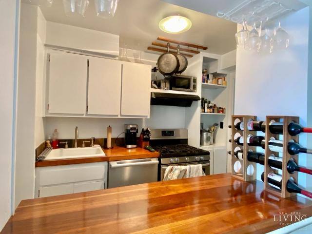 Apartment for rent at 15 Charles St #15A, New York, NY 10014