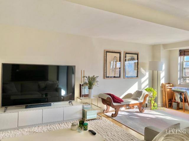Apartment for rent at 15 Charles St #15A, New York, NY 10014
