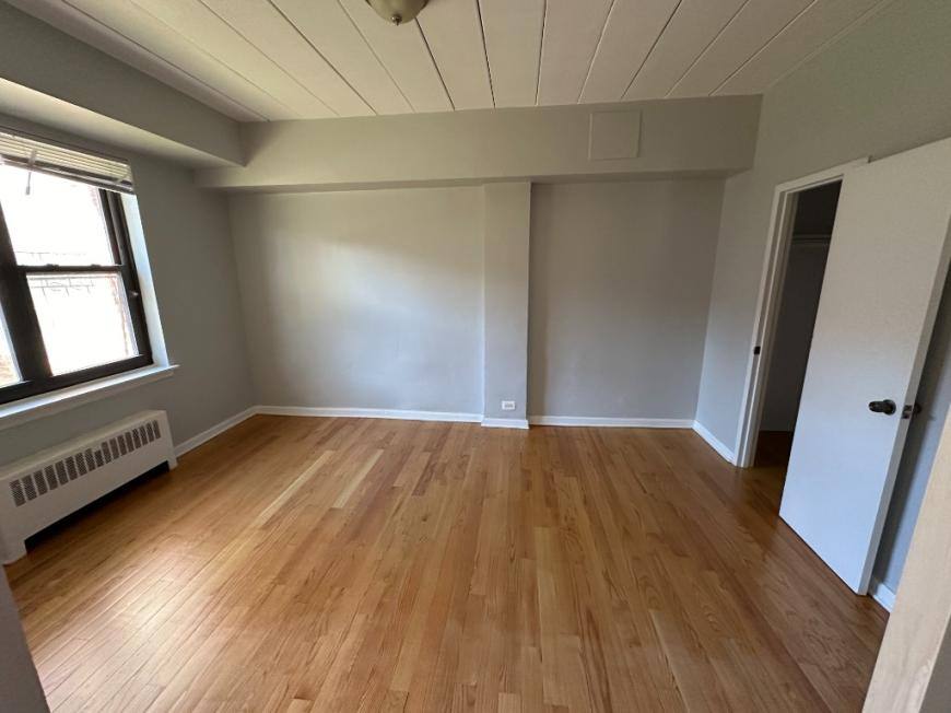 Apartment for rent at 1360 W Touhy Ave #101, Chicago, IL 60626