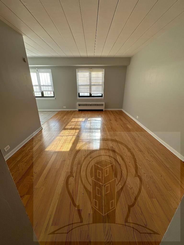 Apartment for rent at 1360 W Touhy Ave #101, Chicago, IL 60626