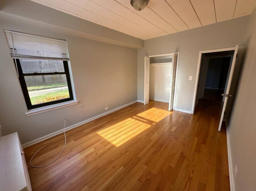 Apartment for rent at 1360 W Touhy Ave #101, Chicago, IL 60626