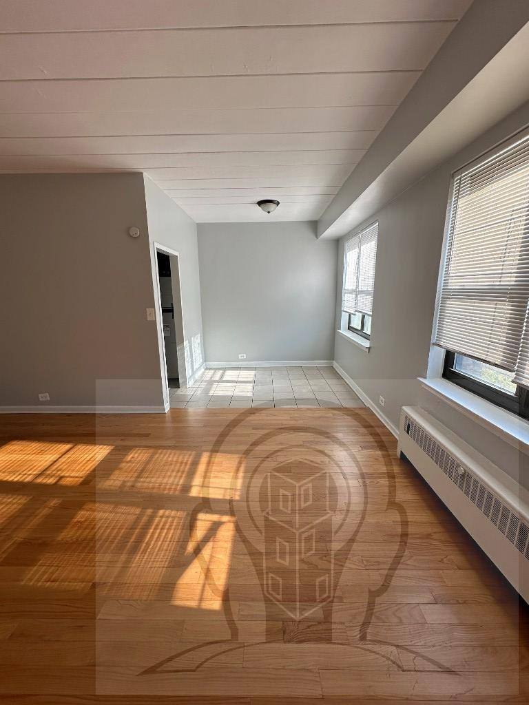 Apartment for rent at 1360 W Touhy Ave #101, Chicago, IL 60626